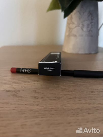 Карандаш Nars Jungle Red