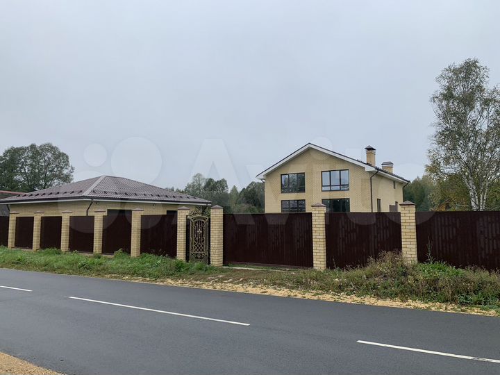 Коттедж 280 м² на участке 40 сот.