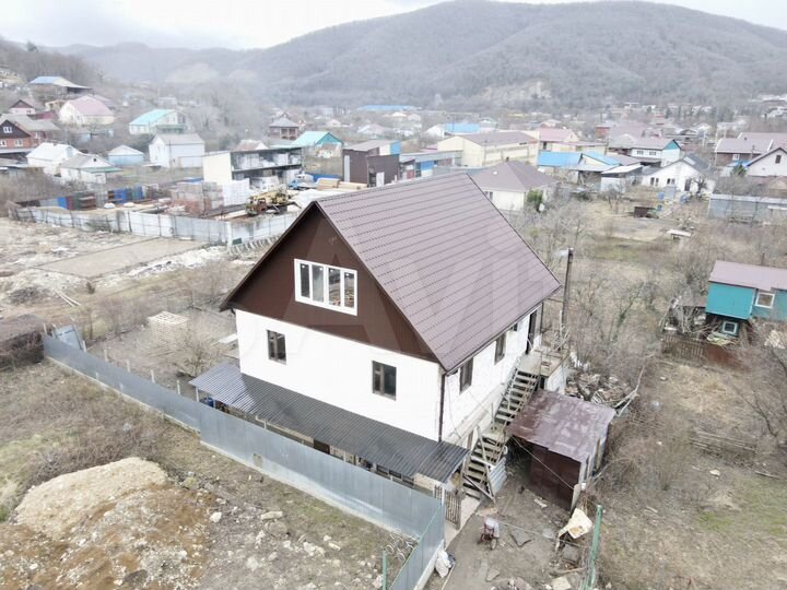 Дом 191 м² на участке 8 сот.