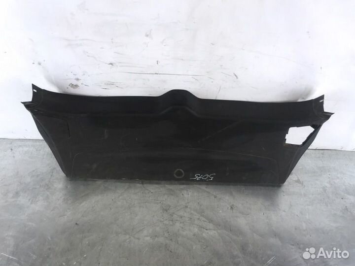 Накладка замка багажника Mitsubishi Outlander Xl