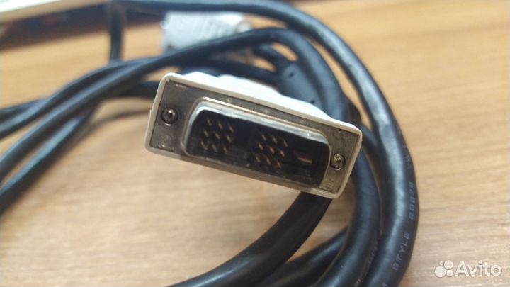 Кабеля для монитора DisplayPort, VGA