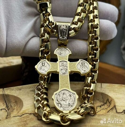 Золотая цепь с крестом
