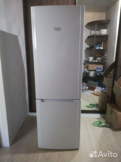 Холодильник Hotpoint Ariston