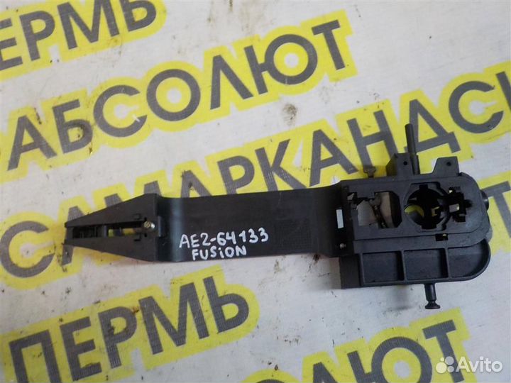 Кронштейн ручки Ford Fusion 2002-2012