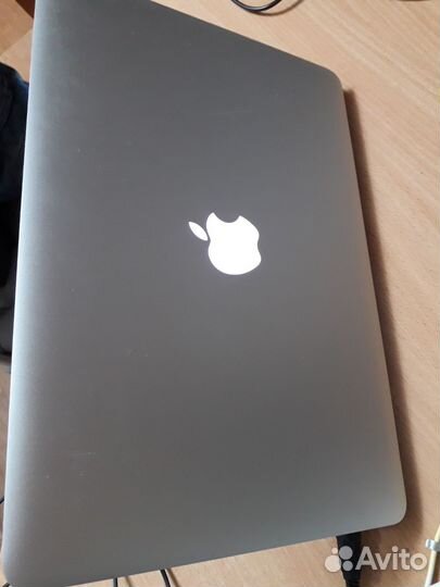 Apple MacBook Air 13-inch, 2017