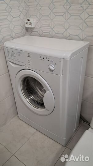 Стиральная машина бу indesit wiun 81 CSI