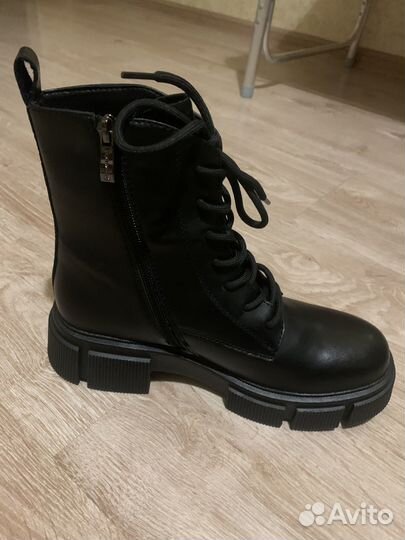 Ботинки женские зимние 38 размера новые
