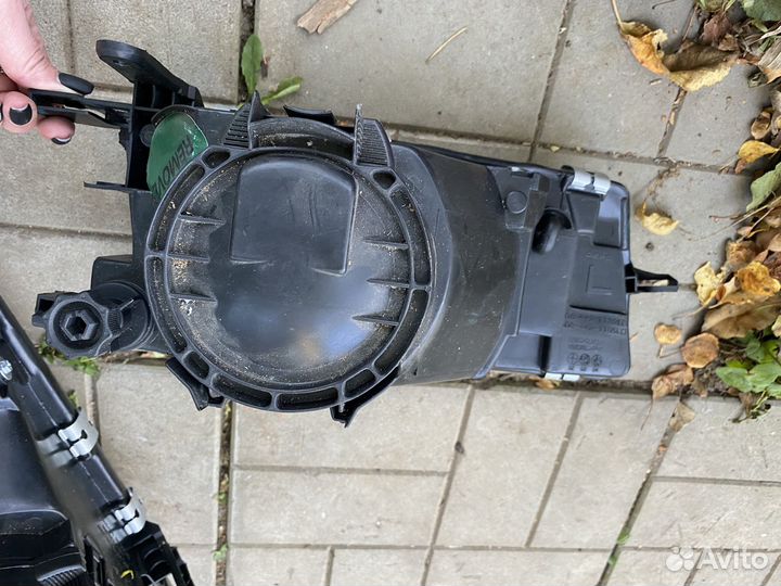 Новые левая и правая фары на Opel Vectra