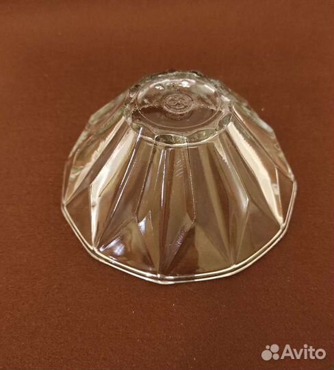 Салатники,Конфетница,Розетки,Соусница.Цв. стекло