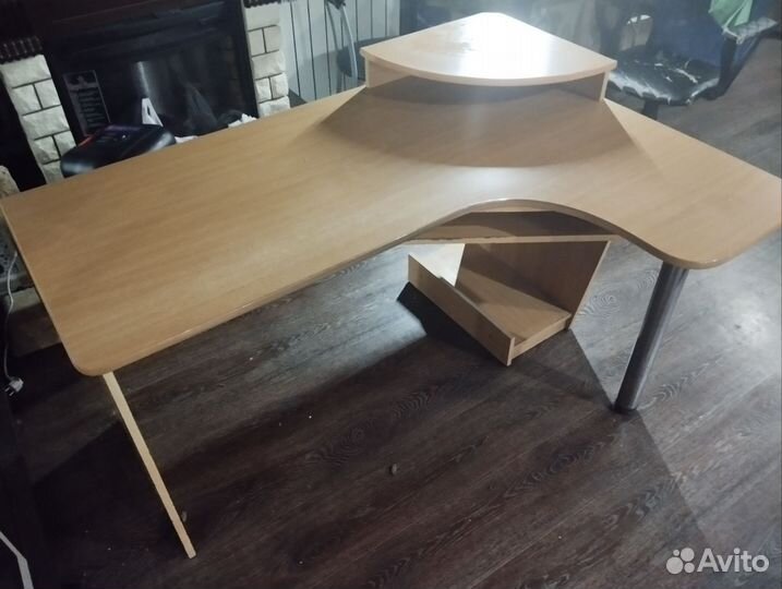 Стол для пк угловой