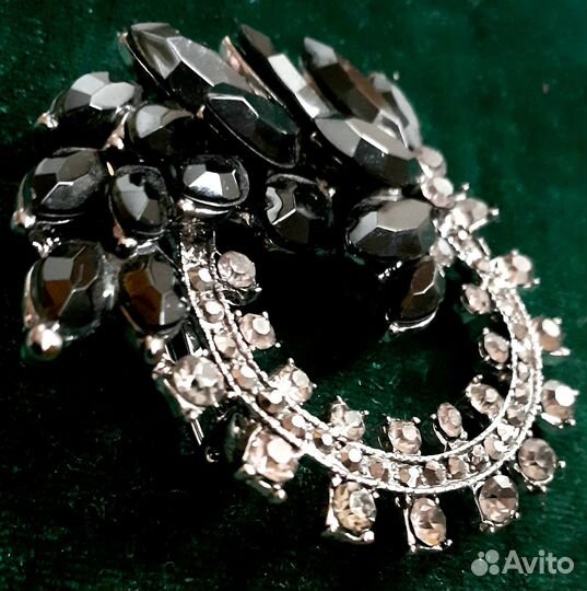 Брошь винтаж Крупные. Камни металл