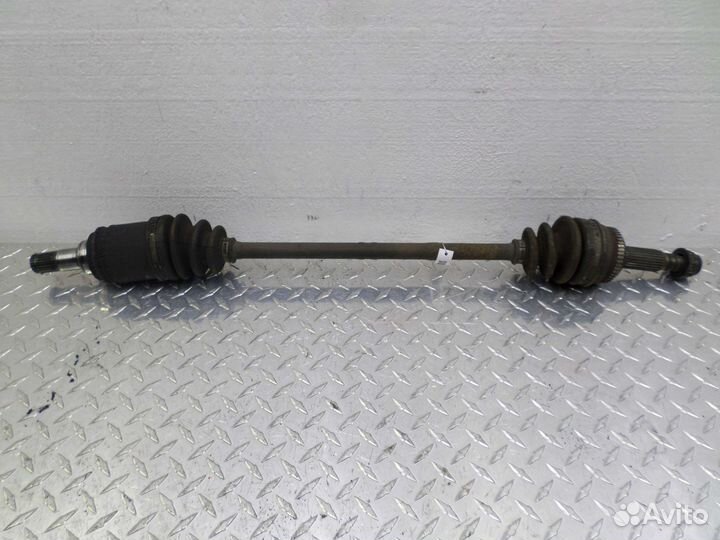 Полуось задняя правая Pontiac Vibe 1