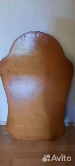 Зеркало настенное на деревянном массиве