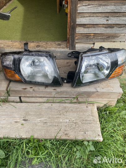 Фары mitsubishi pajero 3