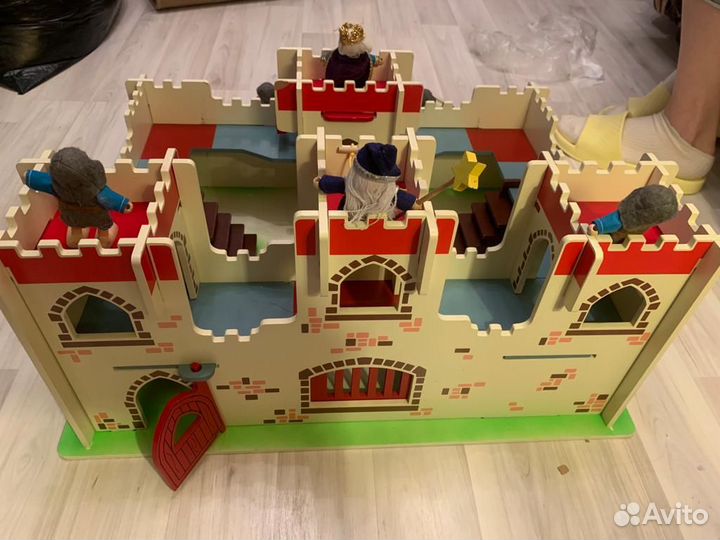 Замок игровой (дерево)