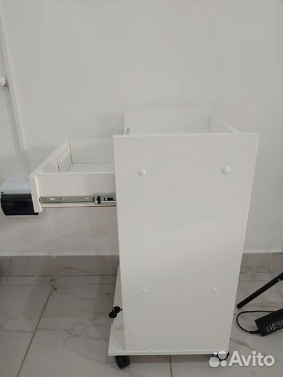 Тележка косметологическая, стеллаж