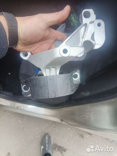 Опора двигателя renault logan 16кл