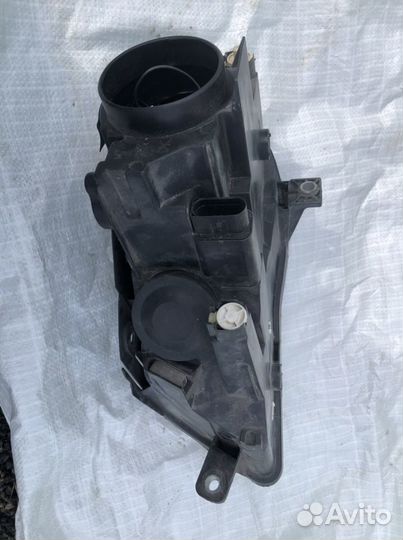 Фара передняя правая Volkswagen Passat