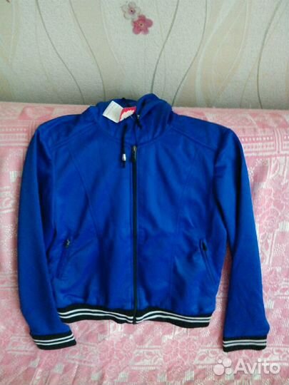 Спортивный костюм для девушки