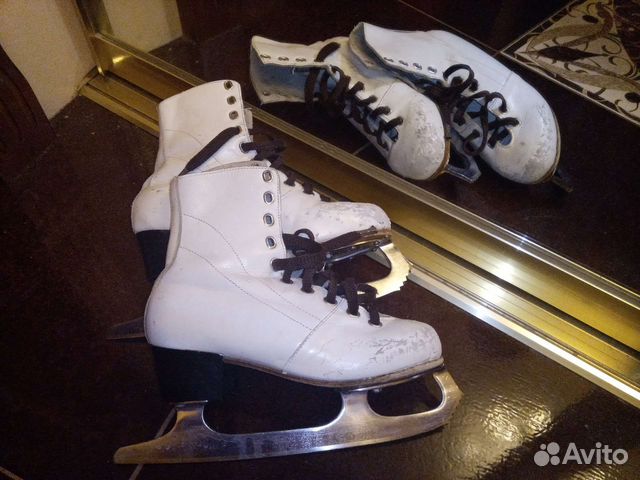 Коньки фигурные 22см