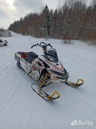 Bombardier SKI-DOO summit FR 154 800R etec