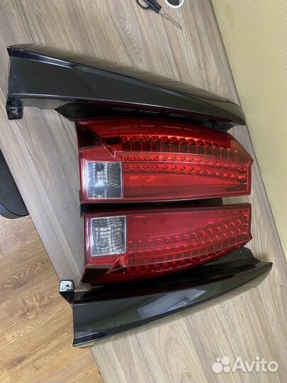 Задние фары на cadillac escalade