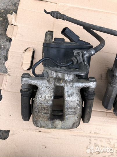 Суппорт задний volkswagen passat B6