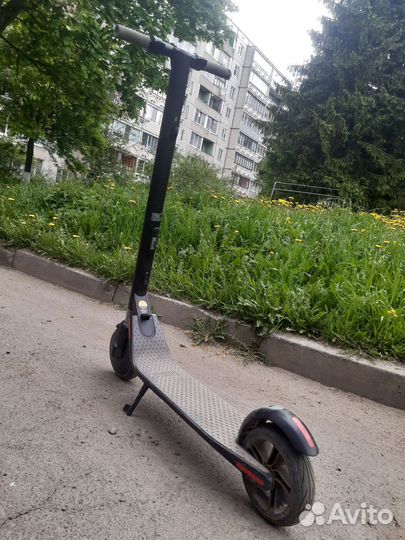 Электросамокат ninebot kickscooter es2