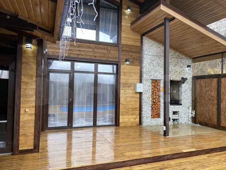 Коттедж 143 м² на участке 5 сот.