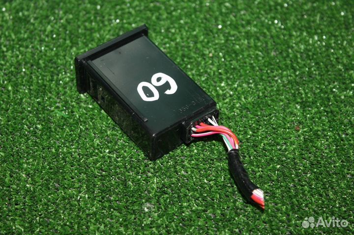 Кнопка птф Toyota Avensis AZT250 1AZ-FSE 2007