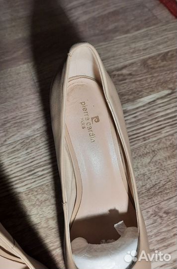 Туфли бежевые на каблуке 39-40