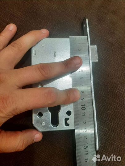 Замок дверной с ручкой