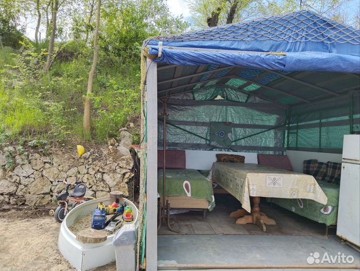 Отдых на берегу реки