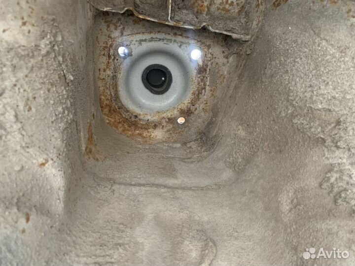 Hyundai elantra xd задний правый стакан