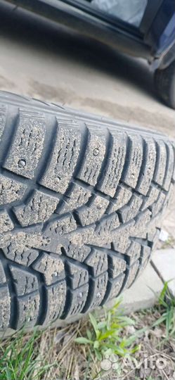 Maxxis ArcticTrekker NP3 215/55 R17