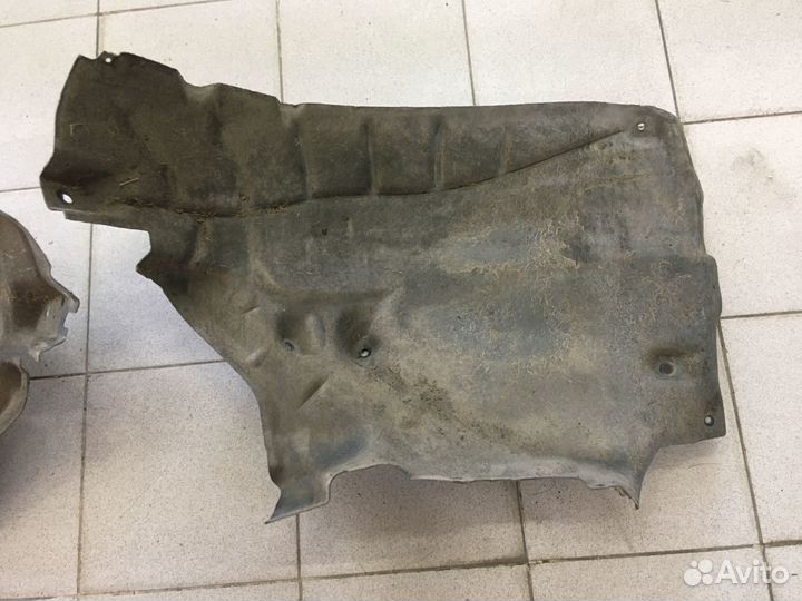 Подкрылок передний левый Audi Q7 4M рестайлинг