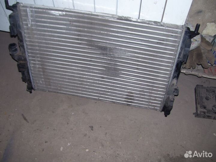 Рено сандеро радиатор охлаждения
