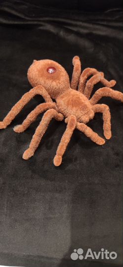 Паук радиоуправляемый на пульте