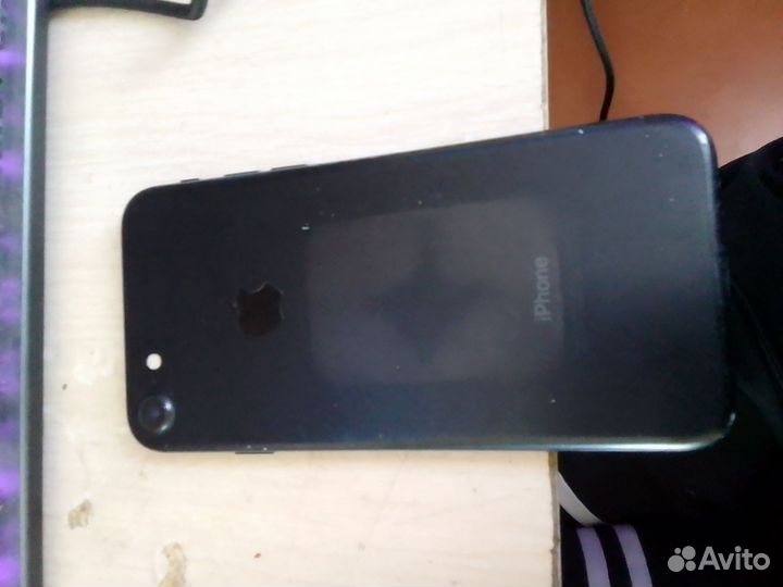 Телефон iPhone 7 32 гб