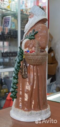 Дед мороз С елкой (гипс.высота 40 см, вес 6.5 кг)