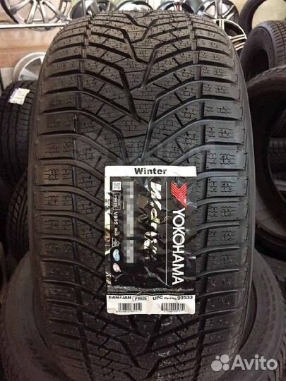 Yokohama BluEarth Winter V905 295/40 R21