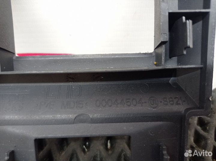 Накладка кнопки ручника Renault T