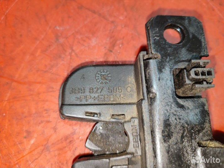 Замок багажника Volkswagen Passat B5 универсал 1.9