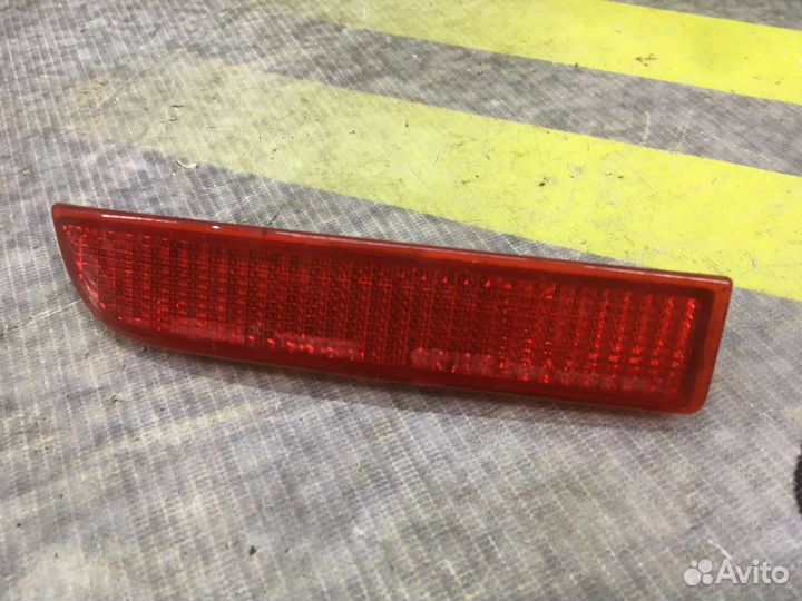 Отражатель в задний бампер (катафот) Альфард l