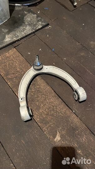 Верхний рычаг подвески GL 500