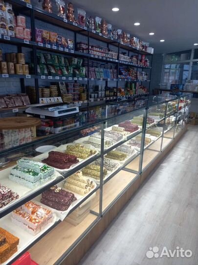 Витрины стеллажи в стиле лофт