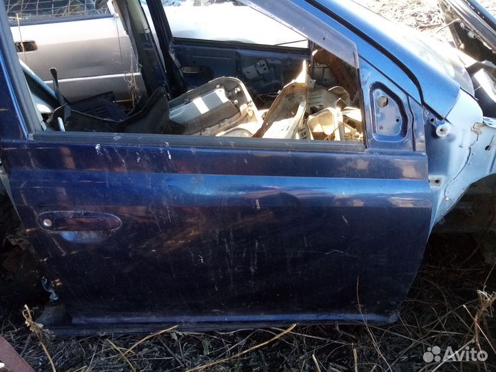 Двери и комплектующие дверей тойота витц 1999г