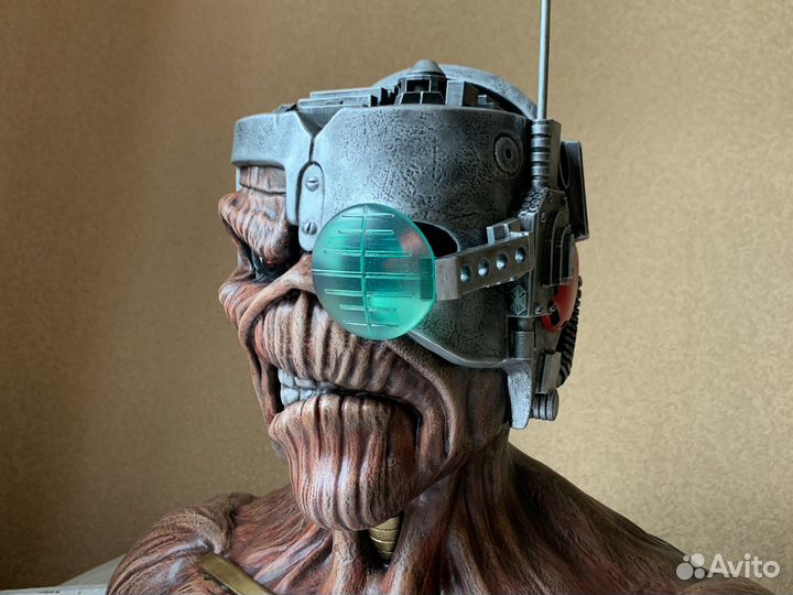 Бюст скелет Эдди из Iron Maiden