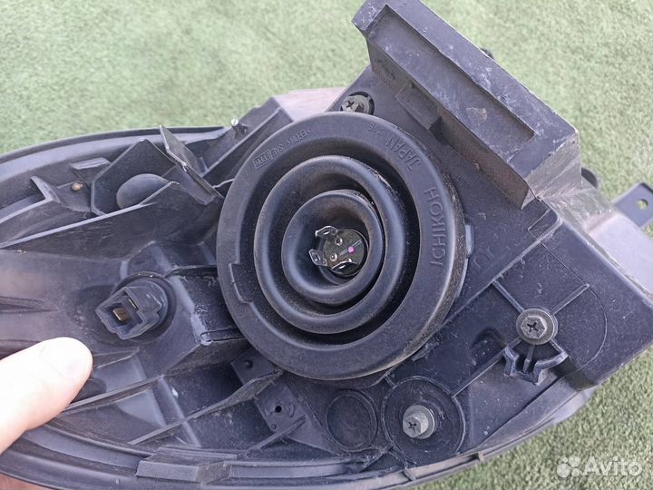 Фара передняя правая Nissan Micra K12