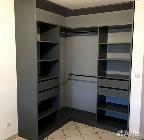 Угловой шкаф